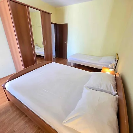 Apartment In 13781 Dramalj