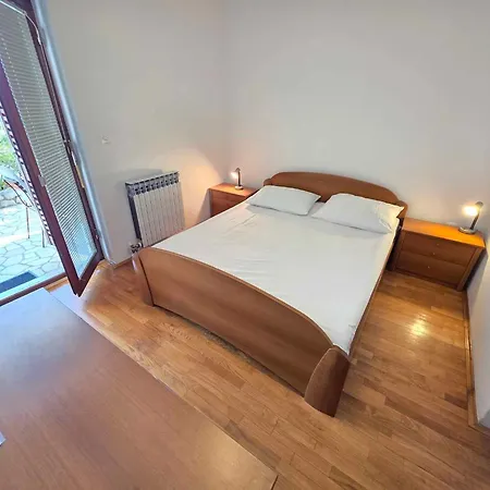 In 13781 Apartment *